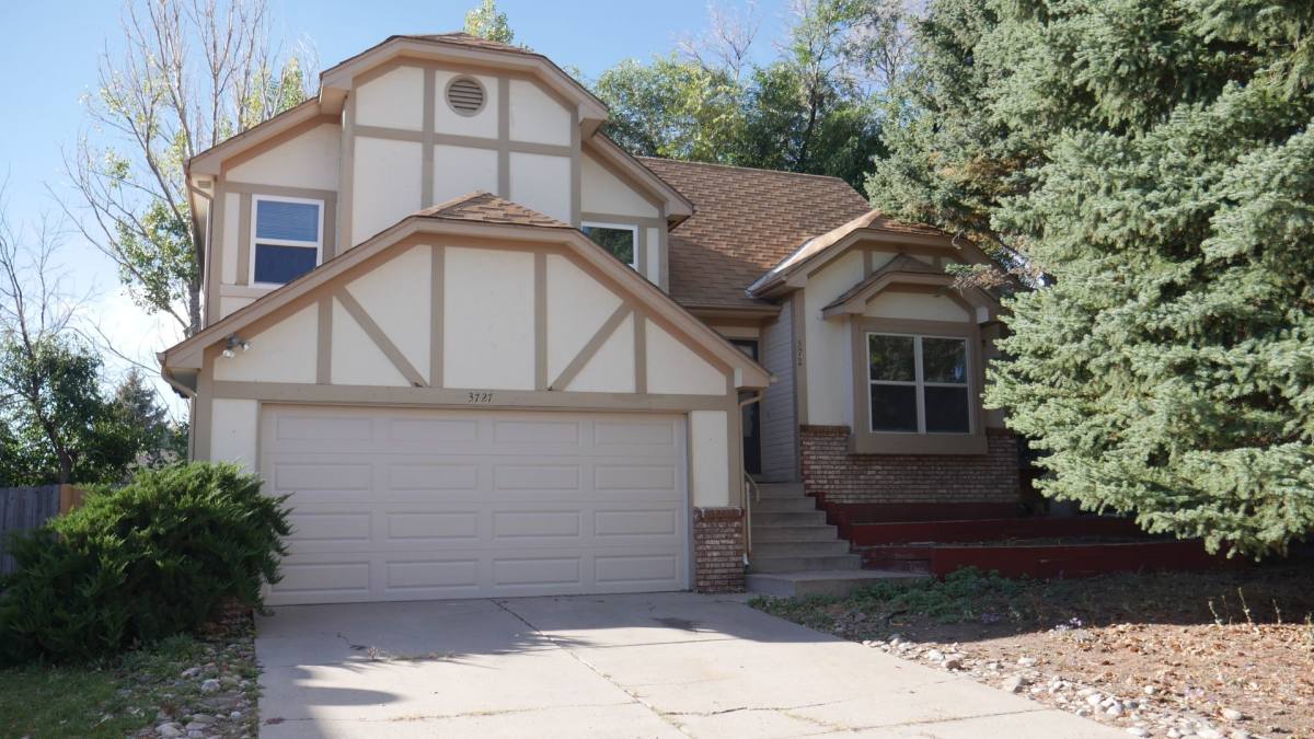 House for rent at 3727 Acreview Dr, Colorado Springs, CO 80918