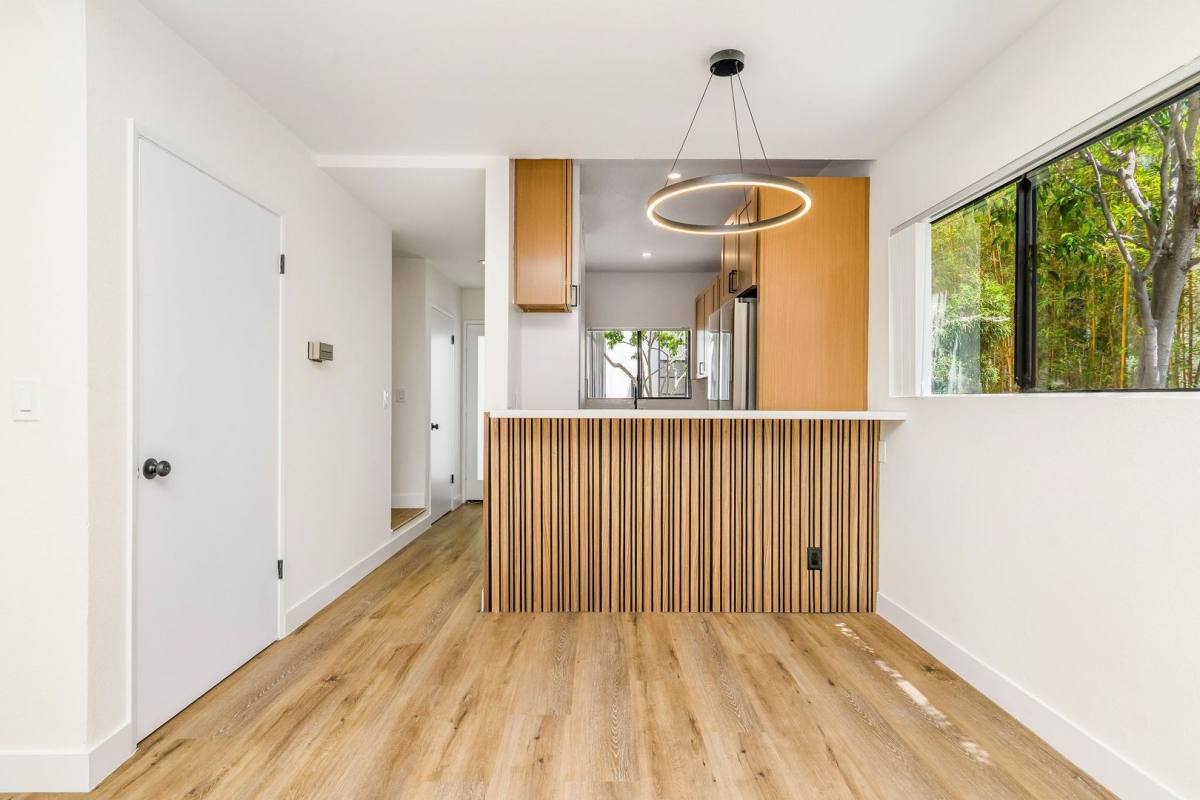 Apartment for rent at 2500 Abbot Kinney Blvd, Venice, CA 90291