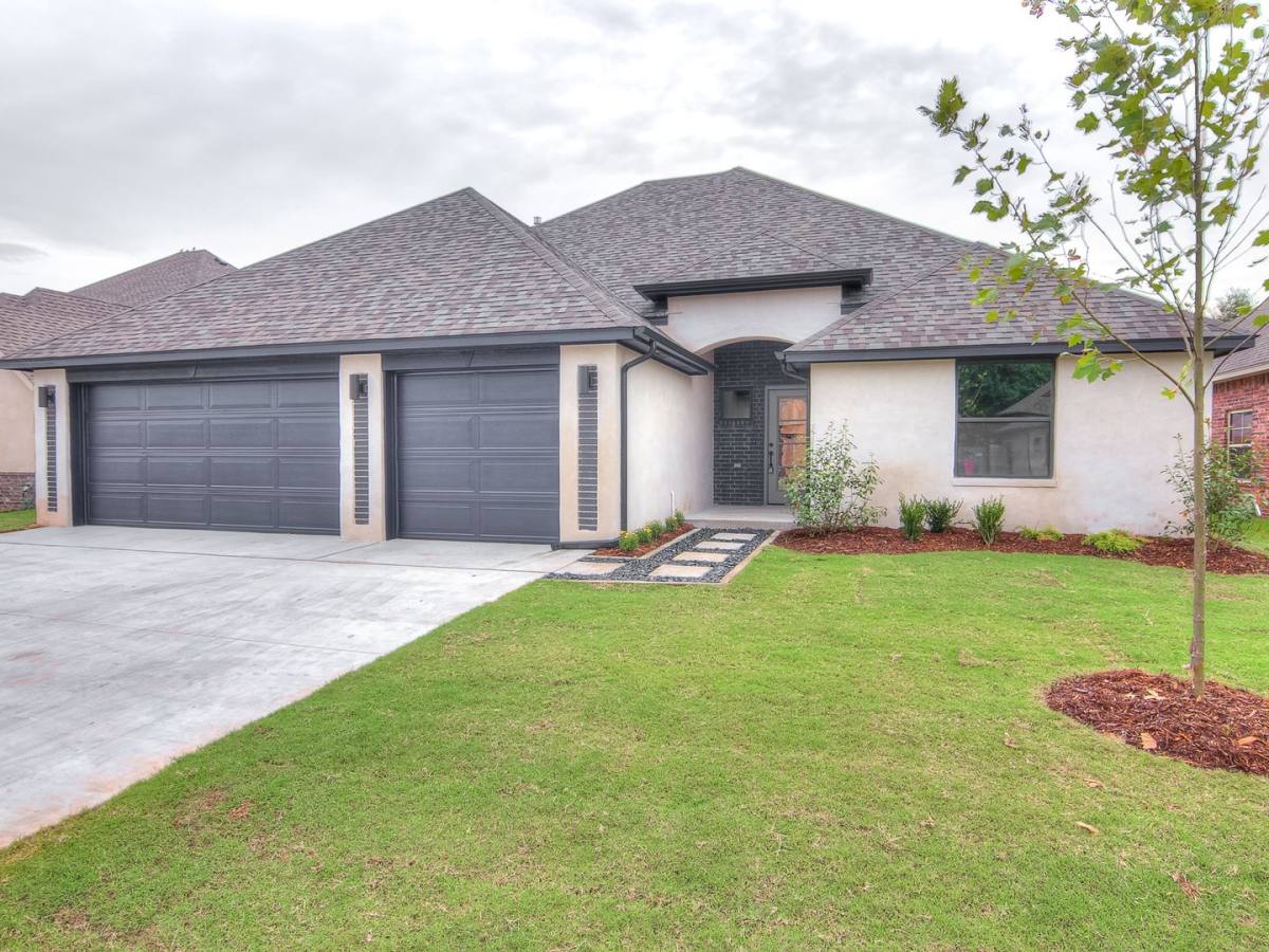 House for rent at 17412 Braken Dr, Edmond, OK 73012