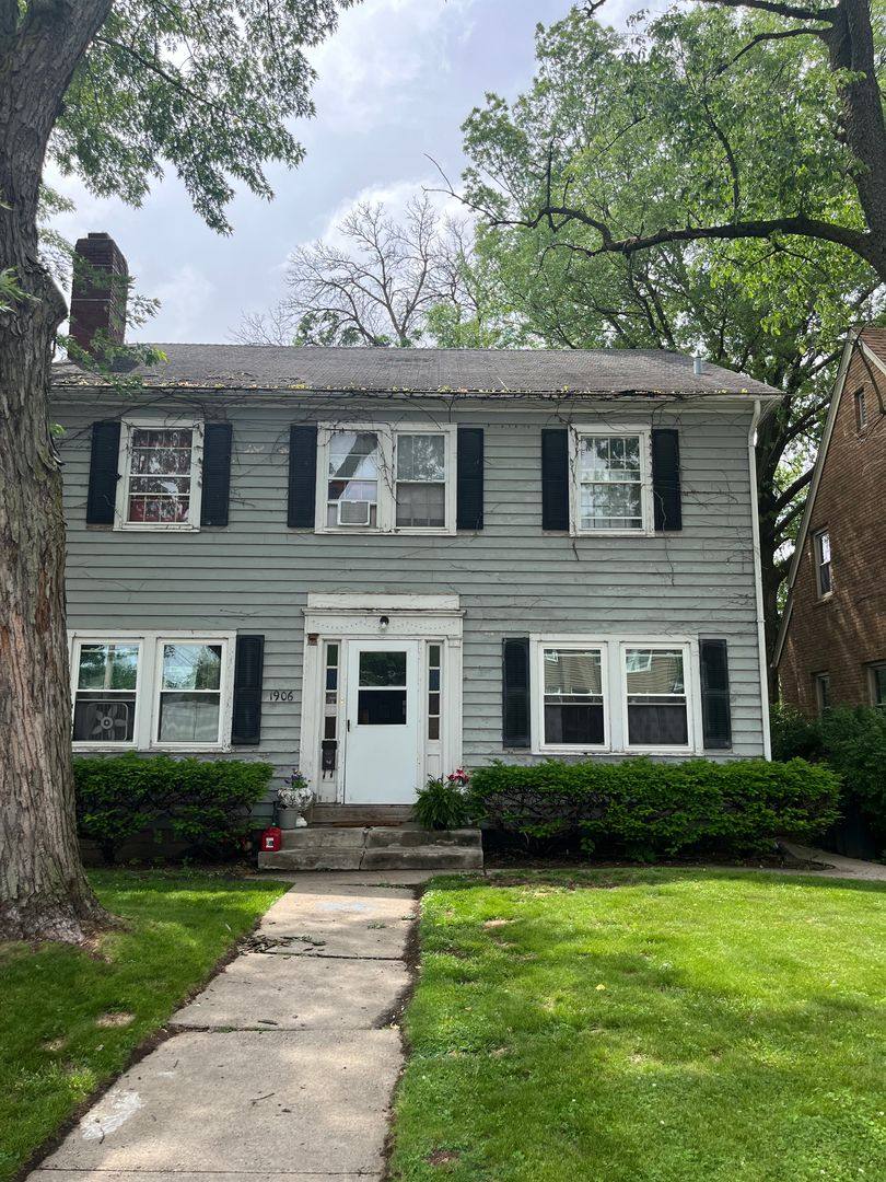 Apartment for rent at 1906 24th St, Rock Island, IL 61201