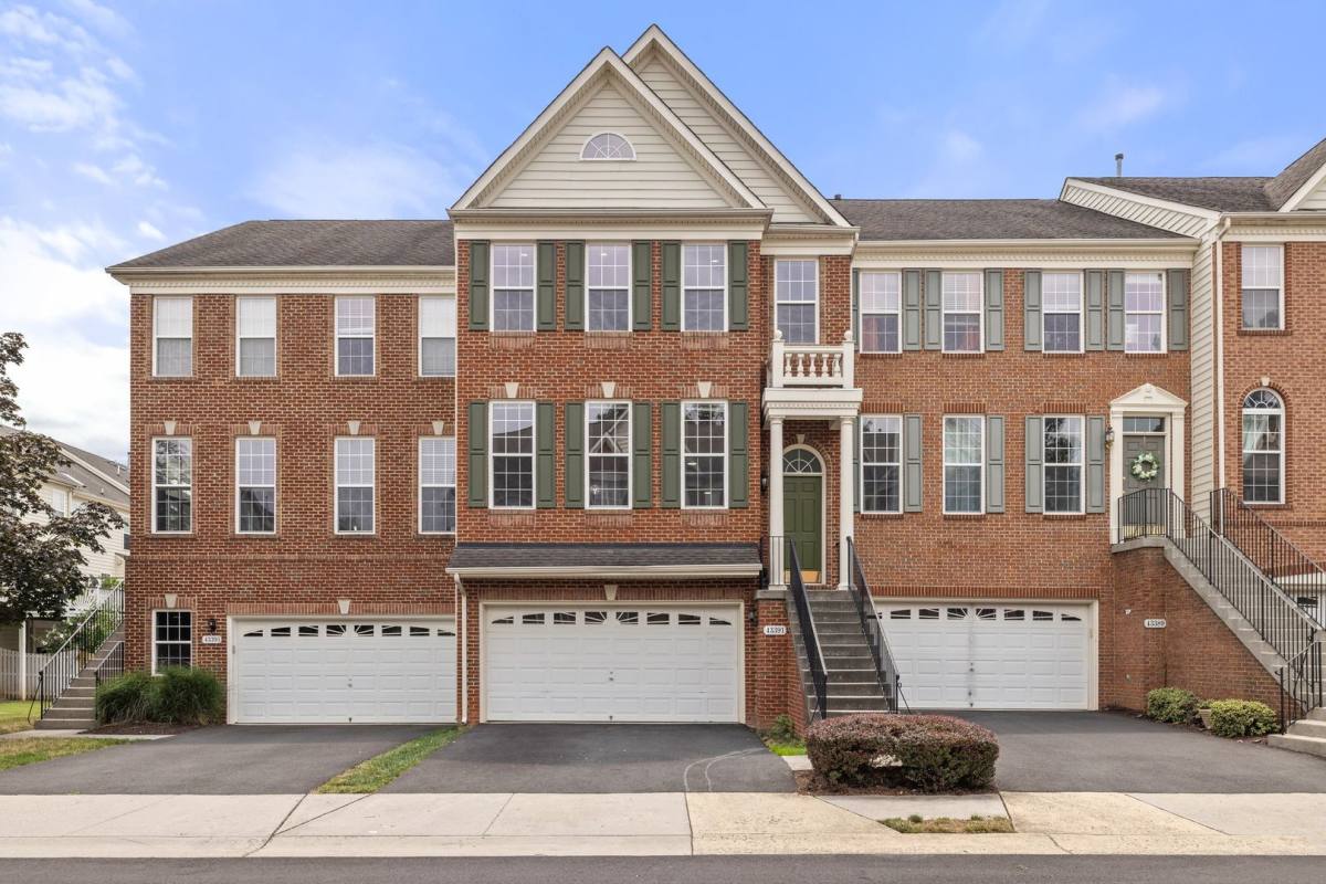 Townhouse for rent at 43391 Frenchmans Creek Terrace, Ashburn, VA 20147