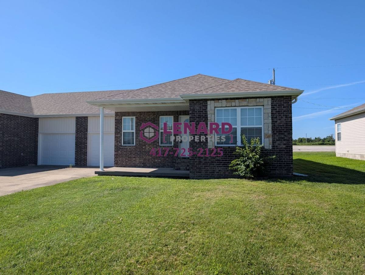 Apartment for rent at 642 Morgan St, Bolivar, MO 65613