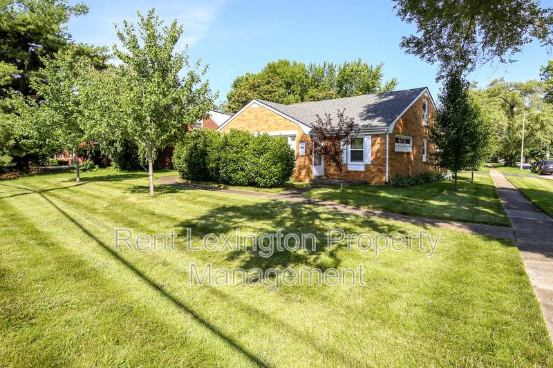 Apartment for rent at 1771 Harrodsburg Rd, Lexington, KY 40504