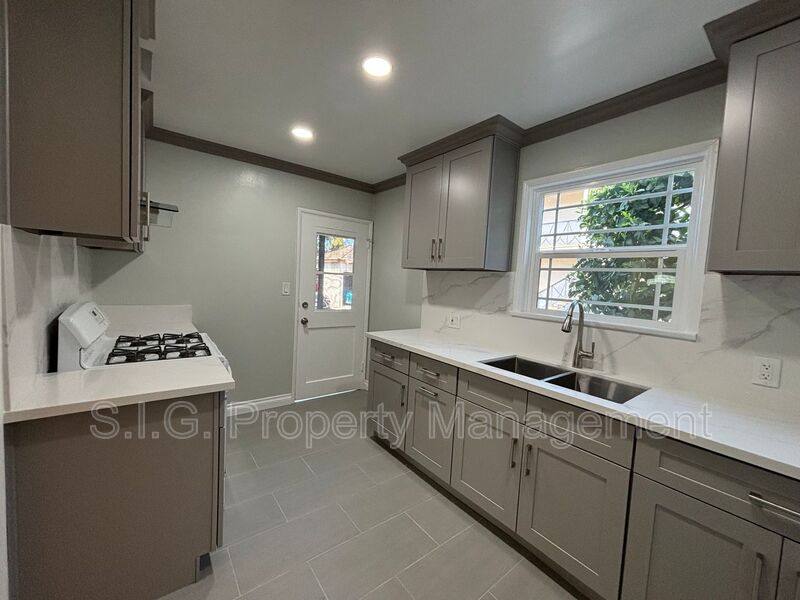 Apartment for rent at 3639 Valihi Way #A, Glendale, CA 91208