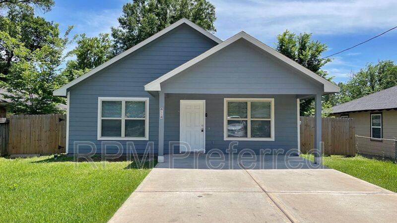 Apartment for rent at 8114 Record St, Houston, TX 77028