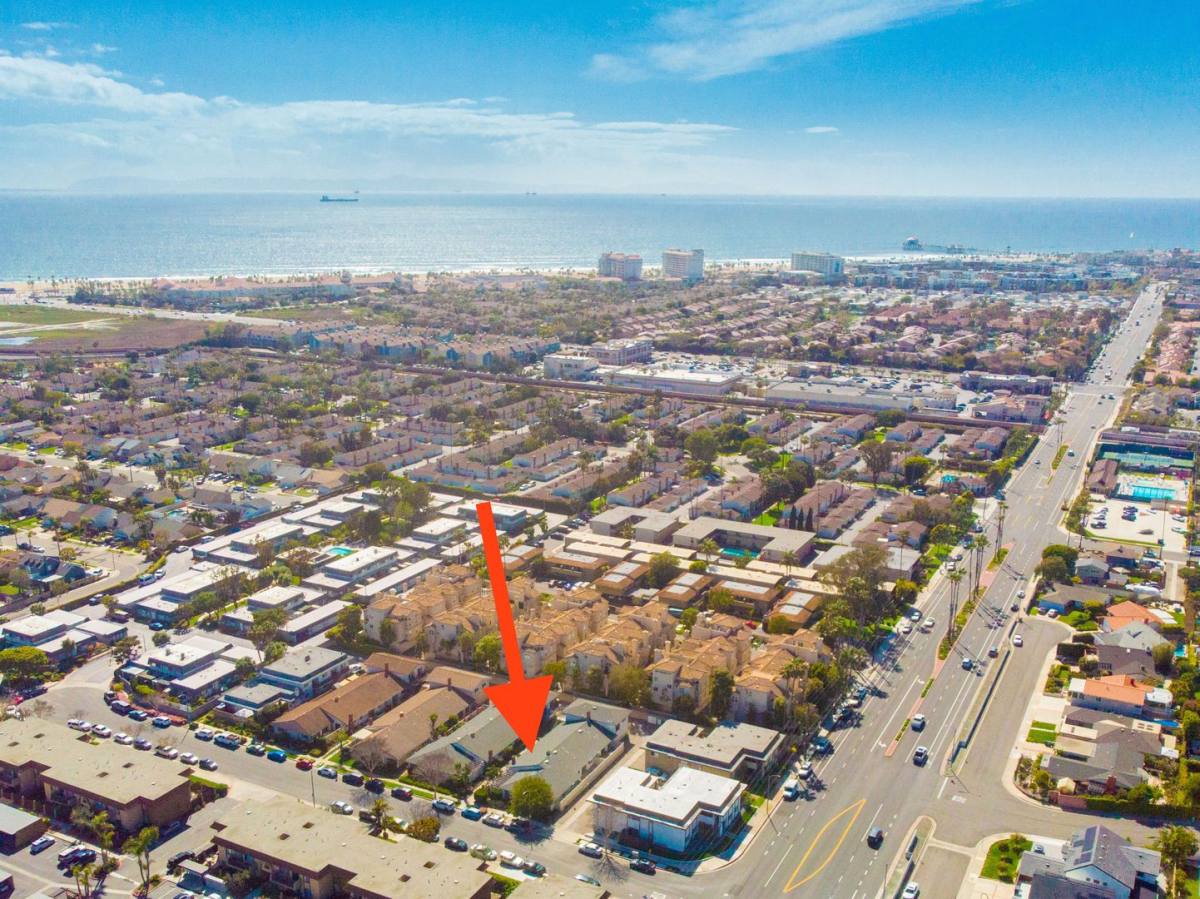 Apartment for rent at 21031 Lochlea Lane, Huntington Beach, CA 92646