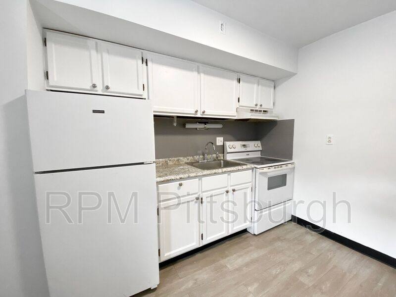 Apartment for rent at 932 Penn Ave #3, Turtle Creek, PA 15145