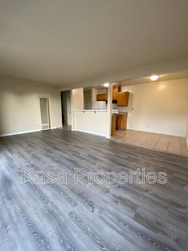 Apartment for rent at 1951 E 30th St #5, Oakland, CA 94606