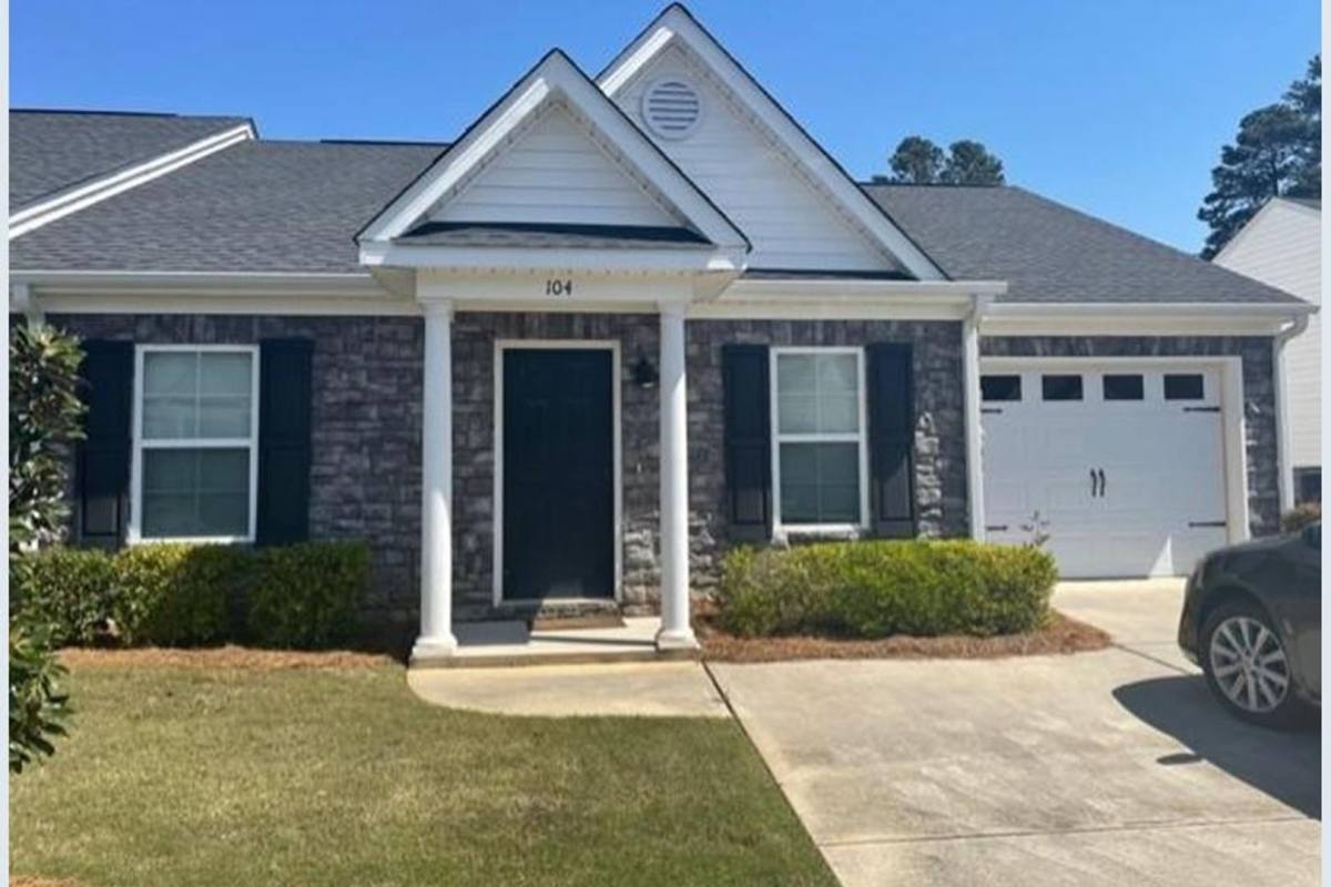 Townhouse for rent at 104 York Way, Augusta, GA 30909
