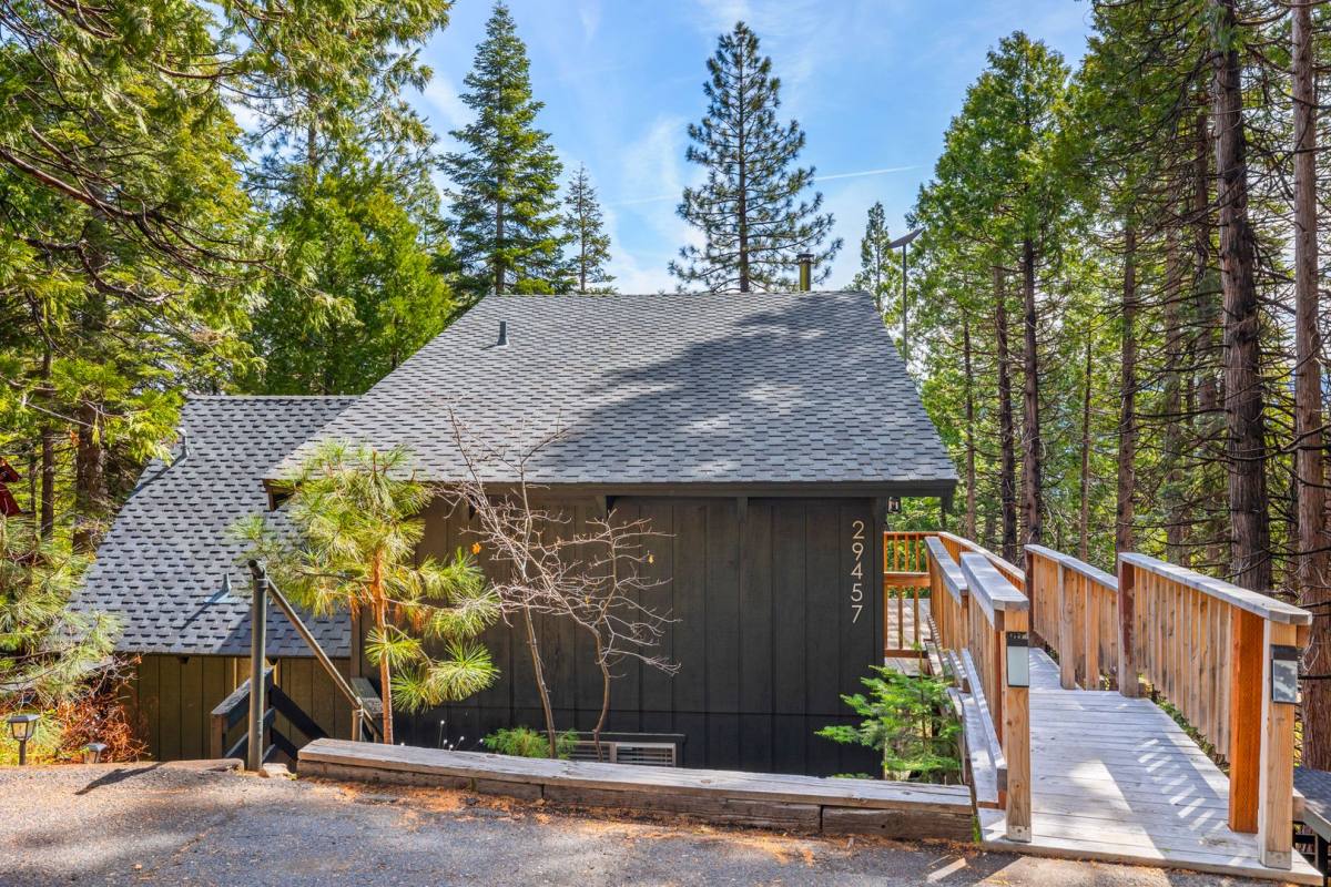 House for rent at 29457 Old Mono Rd, Long Barn, CA 95335