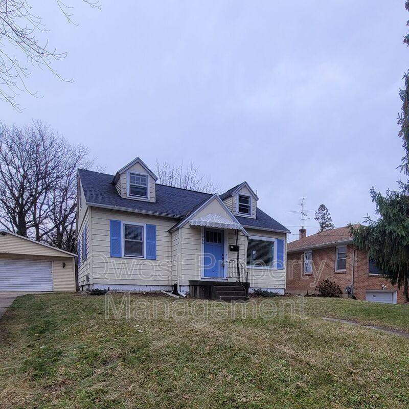 House for rent at 864 Emerald Ave NE, Grand Rapids, MI 49503