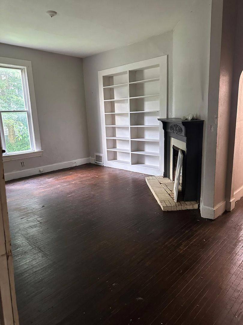 Apartment for rent at 728 17th St, Rock Island, IL 61201