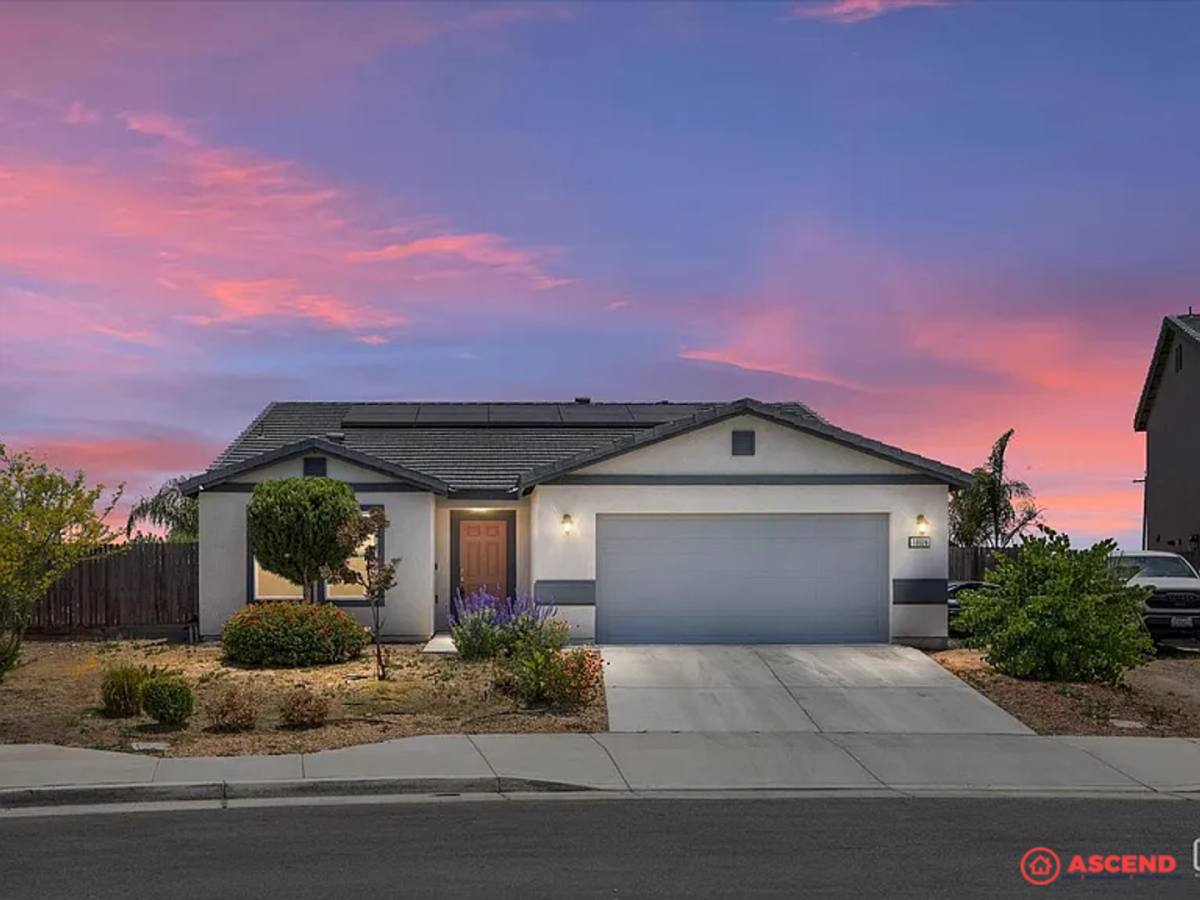House for rent at 10028 Fire Island Dr, Bakersfield, CA 93313