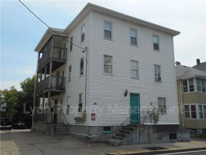Apartment for rent at 276 Hunt St #2F, Central Falls, RI 02863