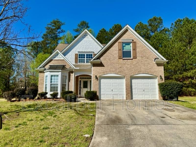 House for rent at 8295 E Shore Dr, Union City, GA 30291