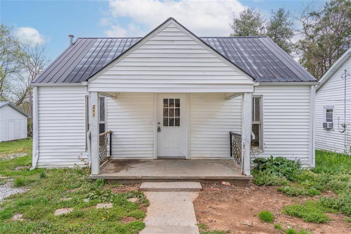 House for rent at 201 Eastview Ave, Glasgow, KY 42141