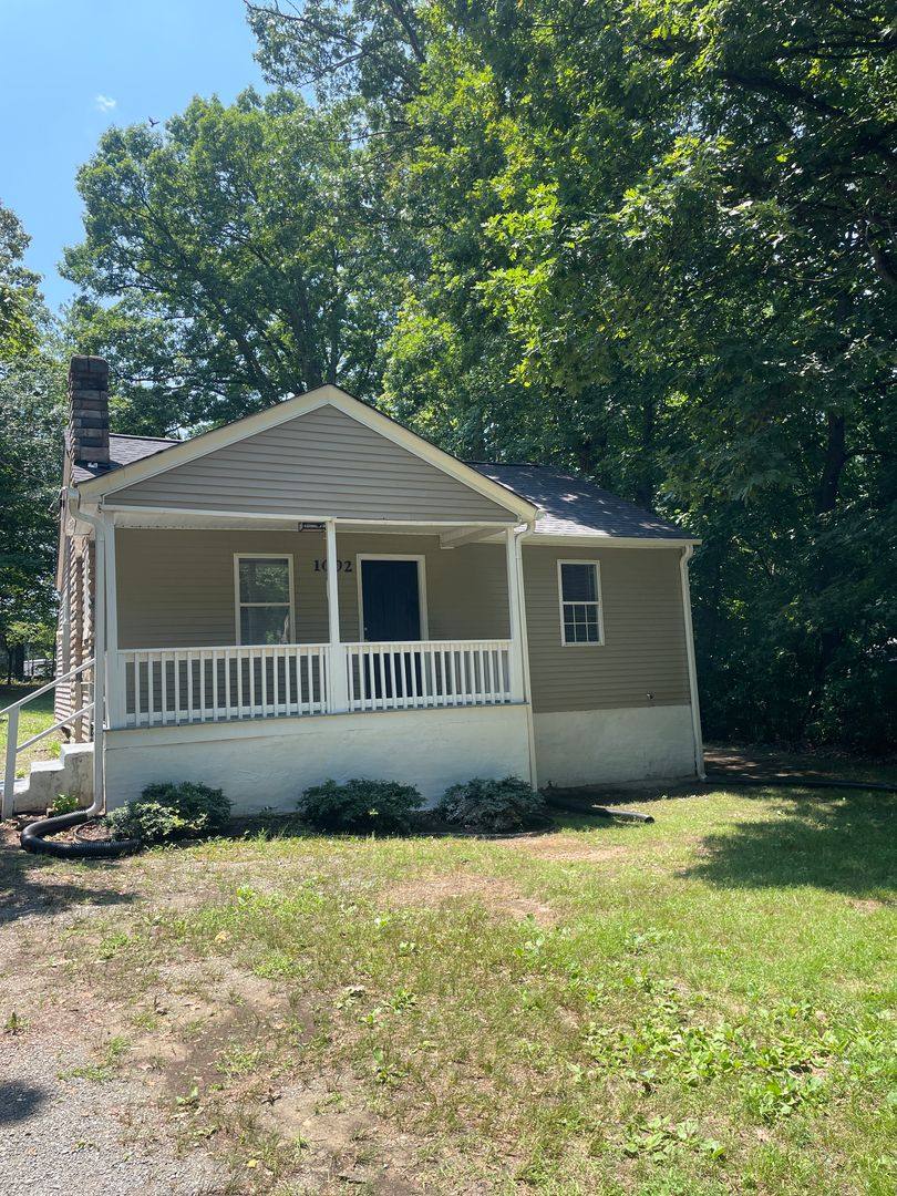 House for rent at 1002 Cayuga St, Winston Salem, NC 27105