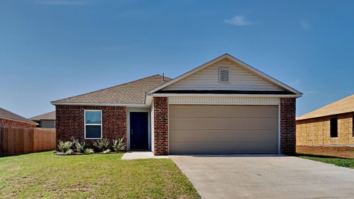 House for rent at 1423 Madison Ave, Shawnee, OK 74804