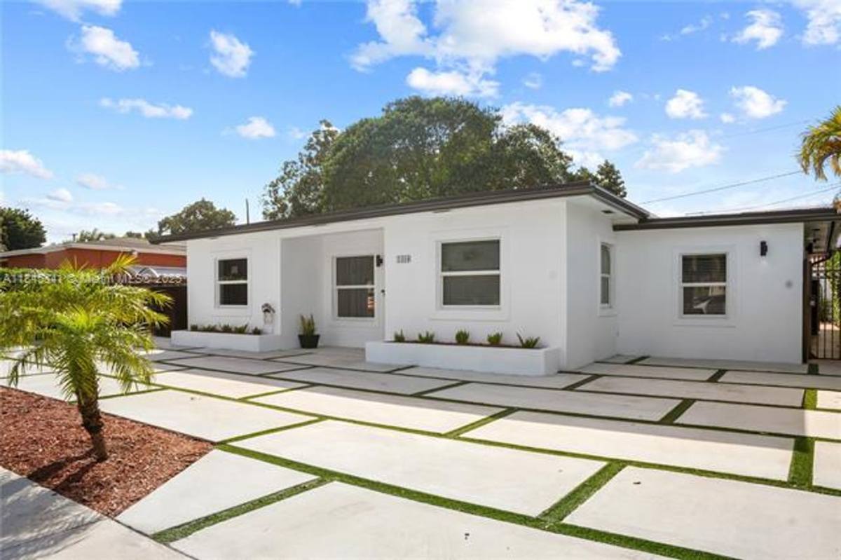 House for rent at 1310 SW 76th Ave, Miami, FL 33144