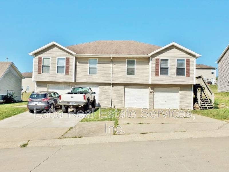 Apartment for rent at 270 Ellington St, Holt, MO 64048
