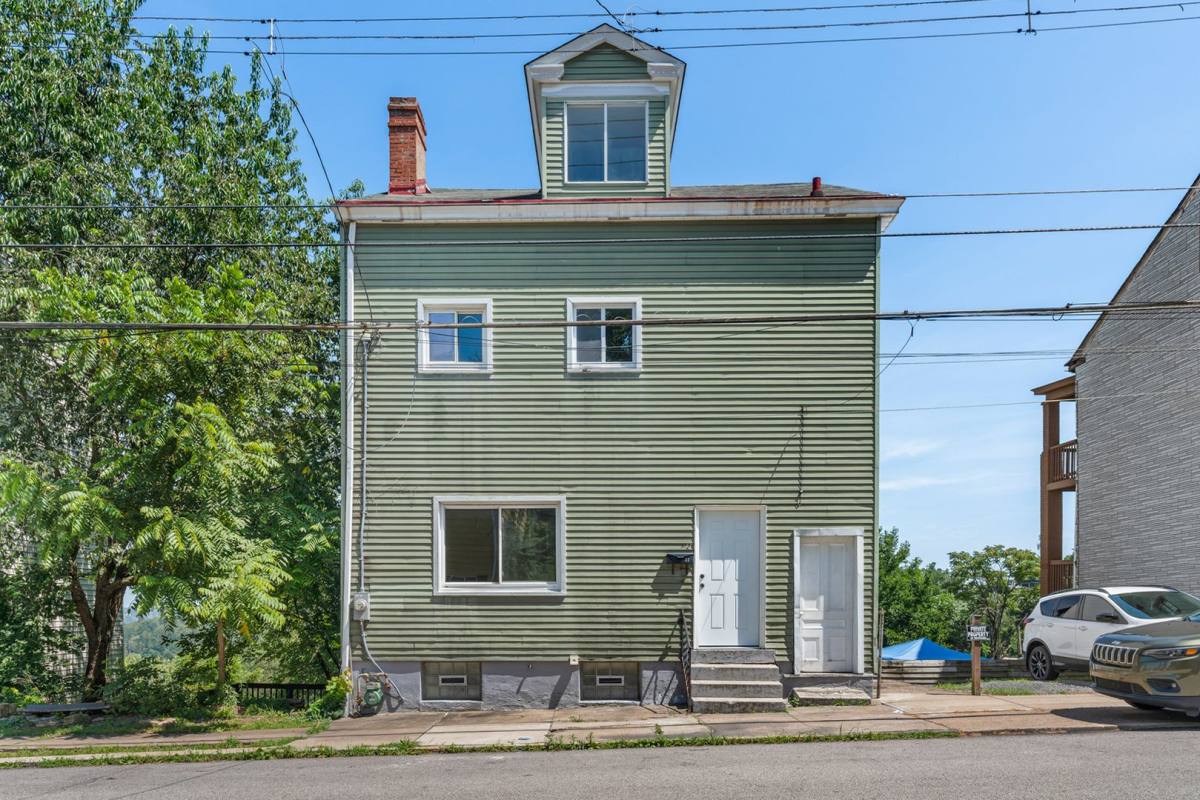 House for rent at 32 Mount Oliver St, Pittsburgh, PA 15210