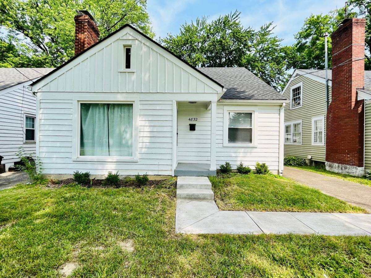 House for rent at 4832 S 6th St, Louisville, KY 40214