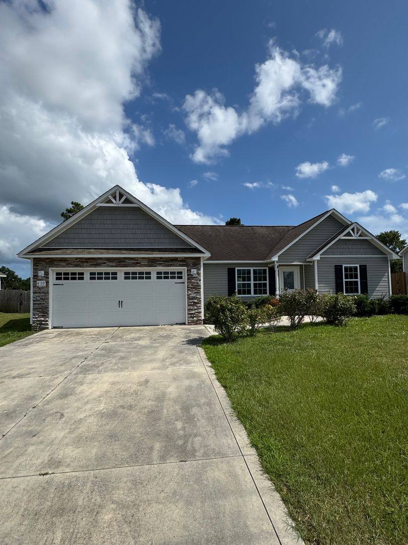 House for rent at 410 Bristol Way, Hubert, NC 28539