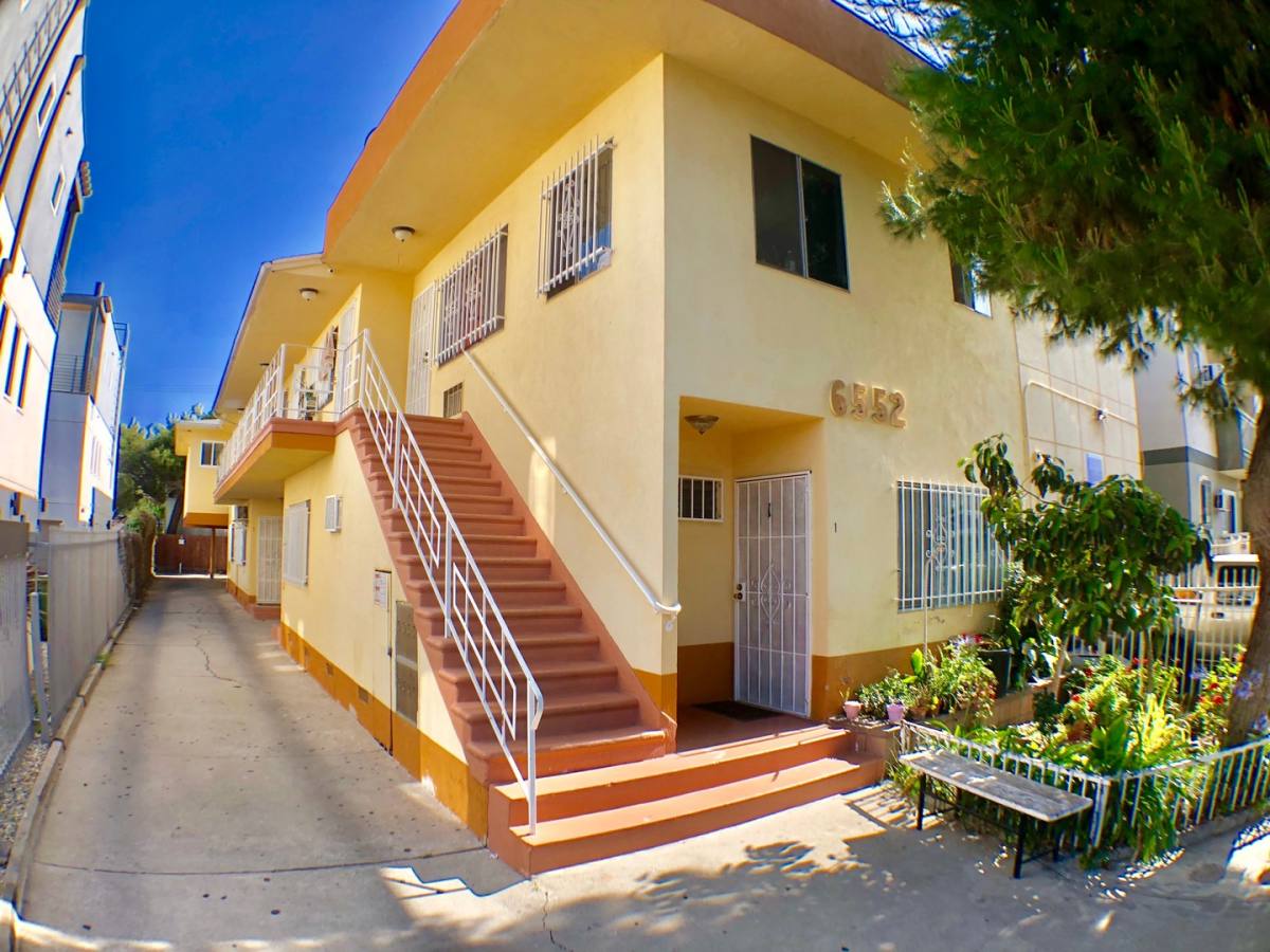 Apartment for rent at 6552 La Mirada Ave, Los Angeles, CA 90038