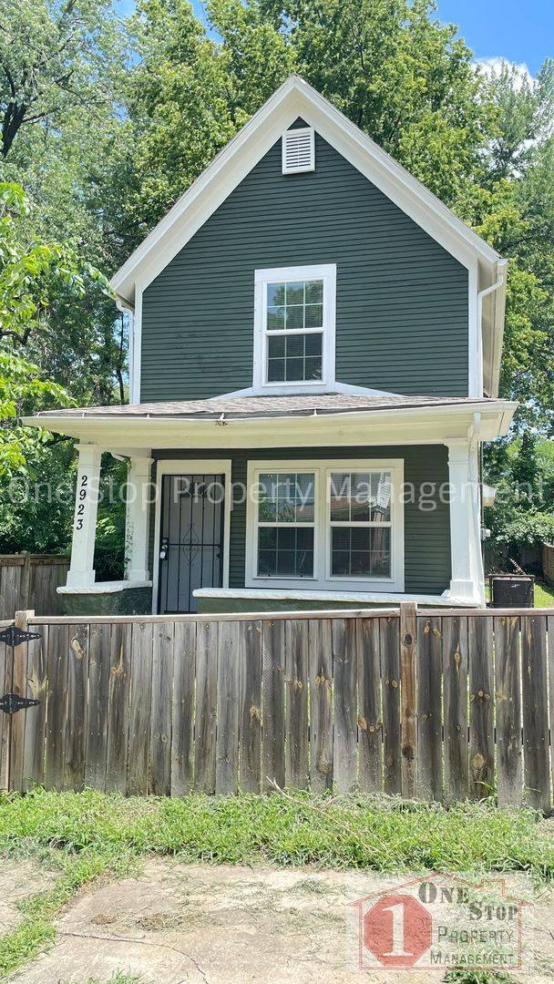 House for rent at 2923 Highland Ave, Kansas City, MO 64109