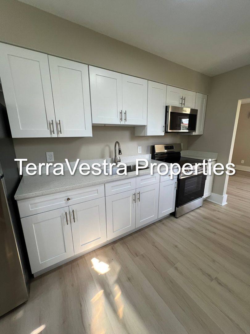 Apartment for rent at 244 Glover St, Woodbury, NJ 08096