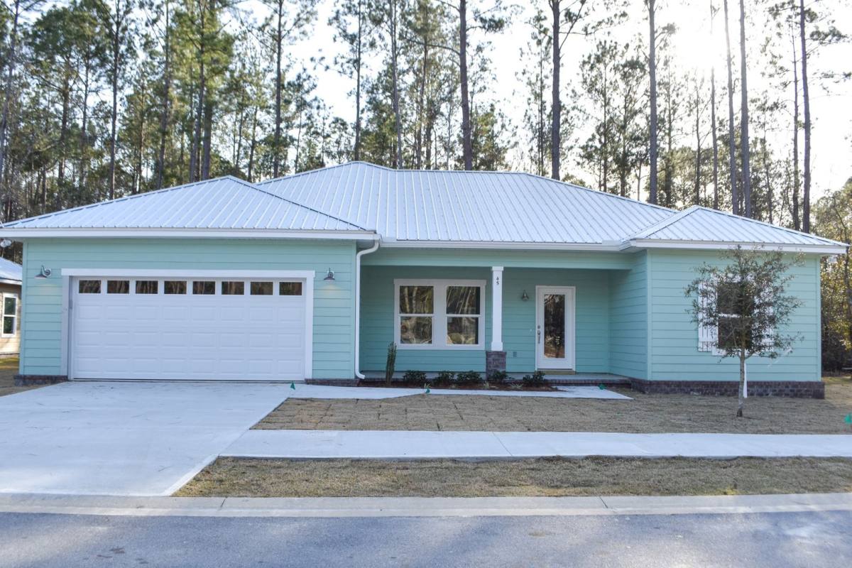 House for rent at 45 Oakfield Dr, Freeport, FL 32439