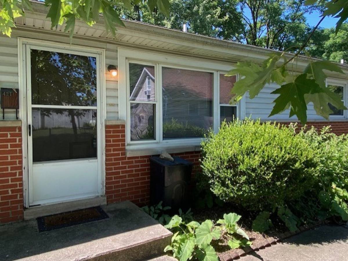 Apartment for rent at 419-423 N Russell St, Urbana, OH 43078