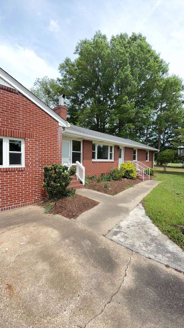 House for rent at 2505 Seaford Rd, Seaford, VA 23696