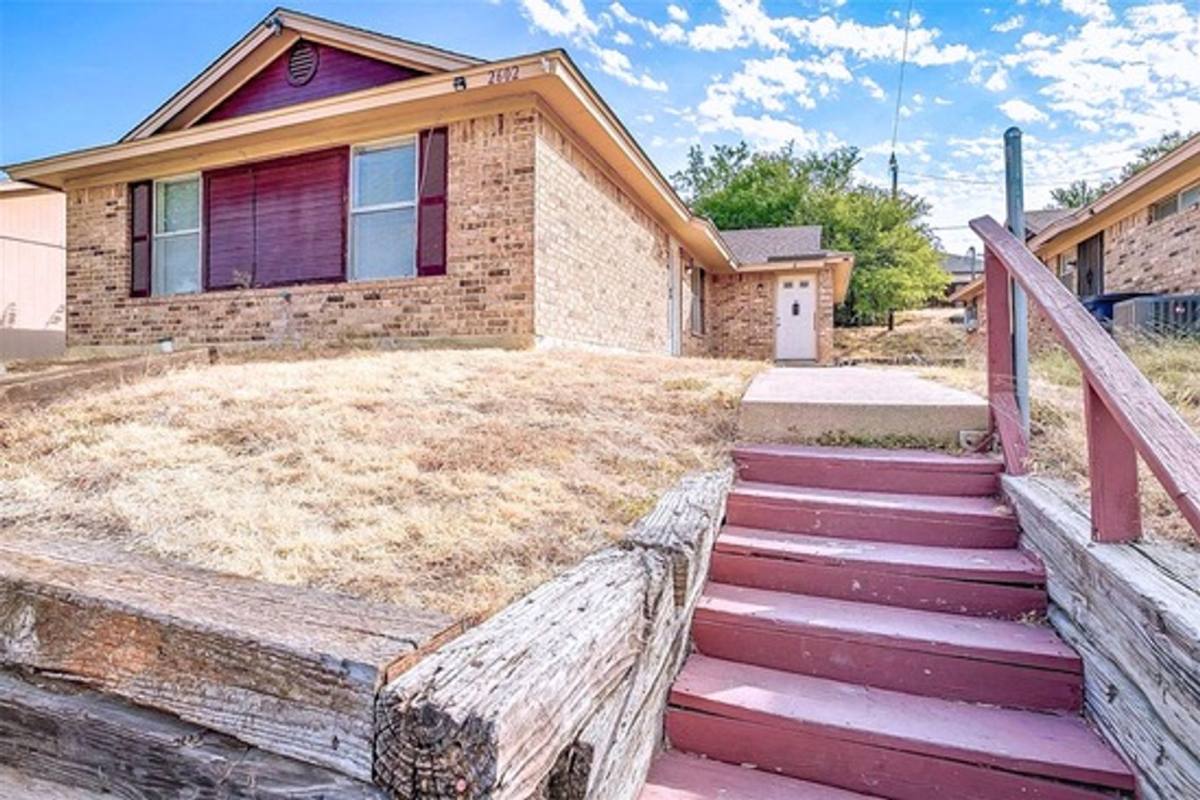 Apartment for rent at 2602 NW 21st St, Fort Worth, TX 76106