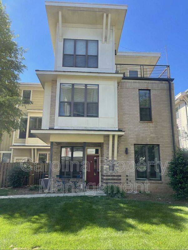 Townhouse for rent at 914 Warren Burgess Lane, Charlotte, NC 28205
