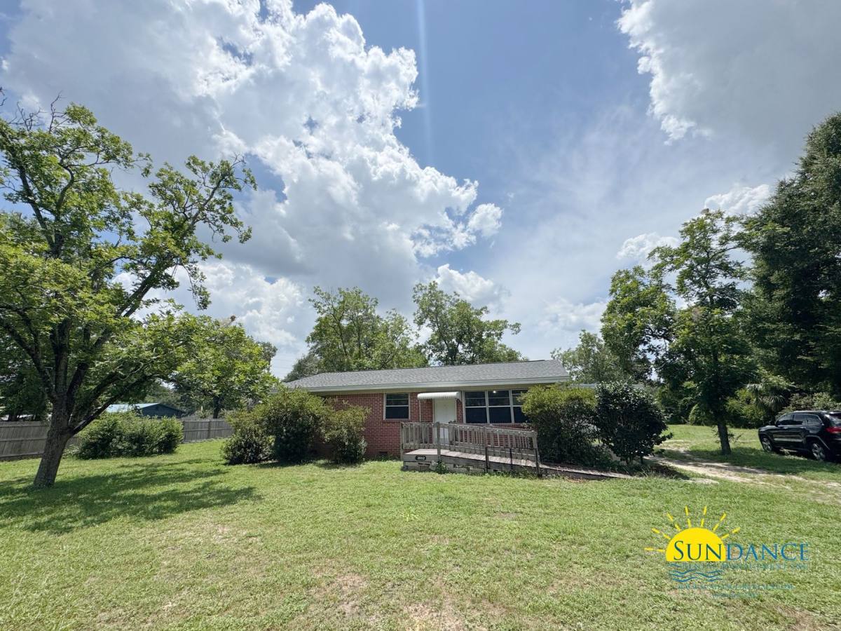 House for rent at 2052 Roberts Dr, Fort Walton Beach, FL 32547