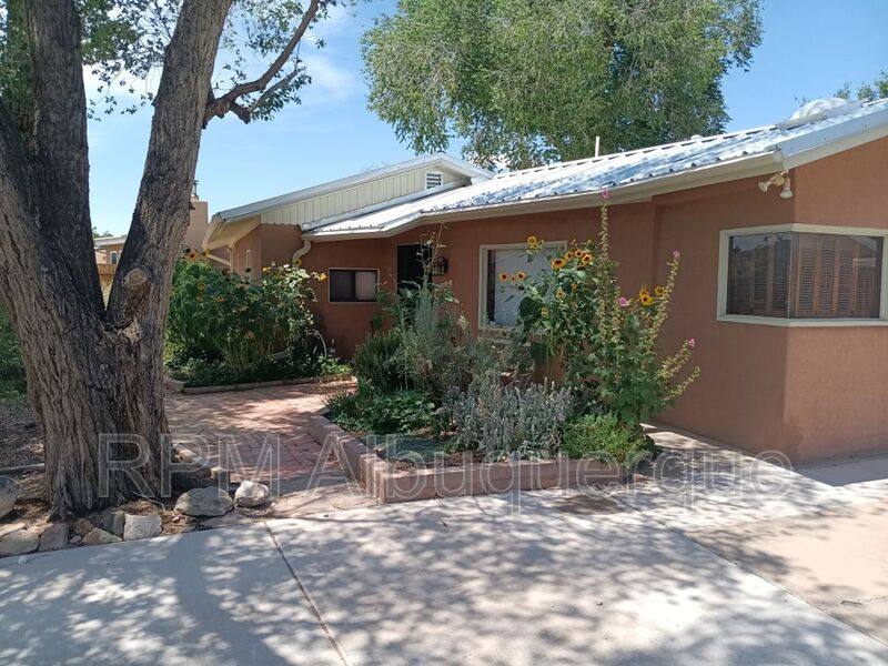 House for rent at 1215 Cordova Ave NW, Albuquerque, NM 87107