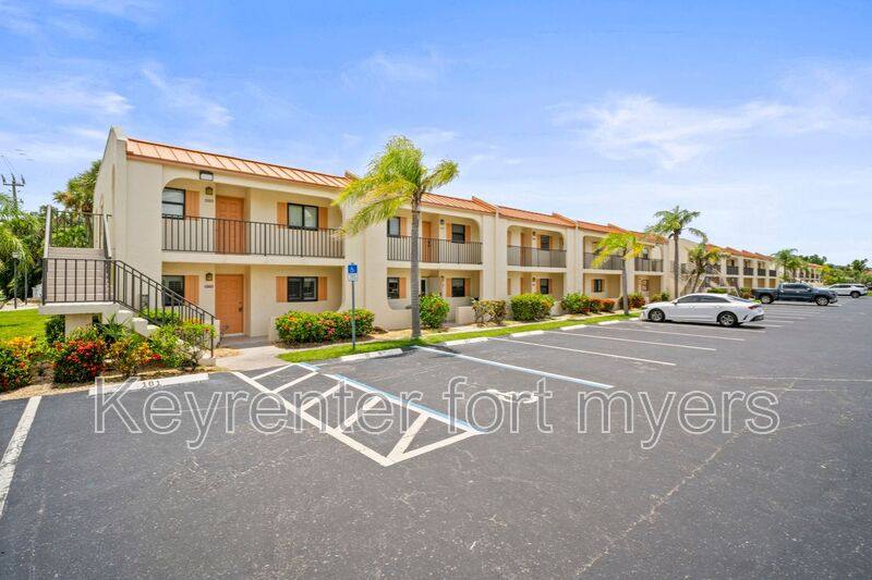 House for rent at 16380 Dublin Circle #101, Fort Myers, FL 33908