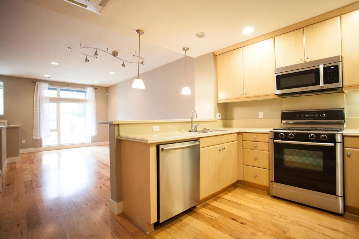 Townhouse for rent at 3727 Heron Way, Palo Alto, CA 94303