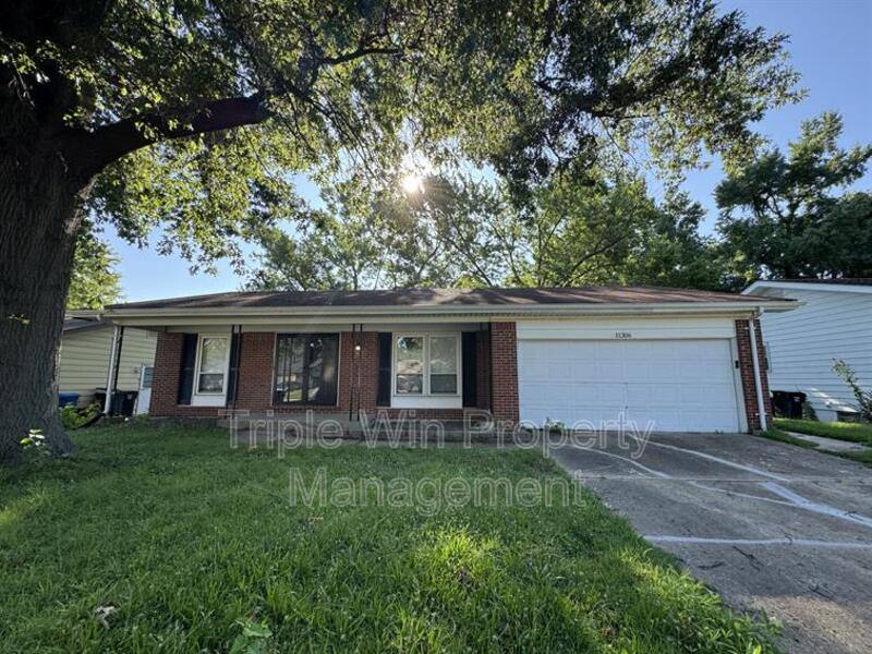 House for rent at 11306 Parkmont Dr, Saint Louis, MO 63138