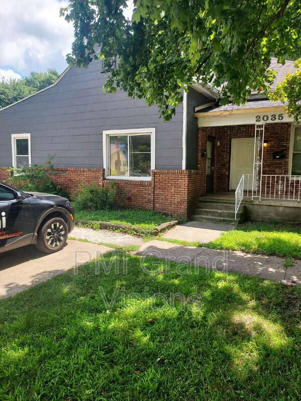 Apartment for rent at 2035 E William St #2, Decatur, IL 62521