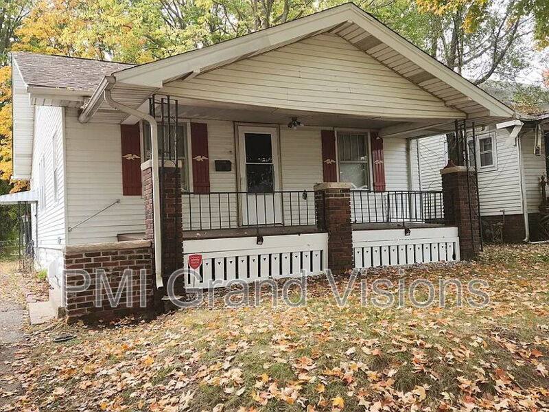 House for rent at 2055 E Prairie St, Decatur, IL 62521