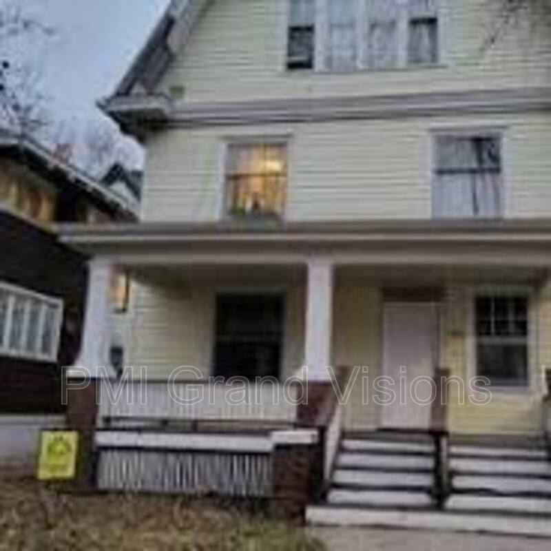 Apartment for rent at 250 N College St #1, Decatur, IL 62522