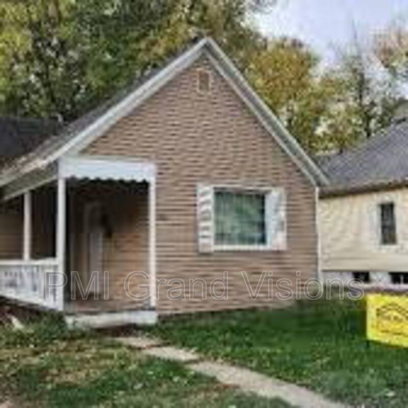 House for rent at 845 W Sawyer St, Decatur, IL 62526