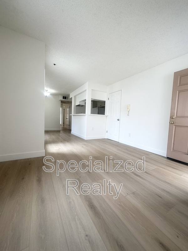 Apartment for rent at 328 E Providencia Ave #105F, Burbank, CA 91502