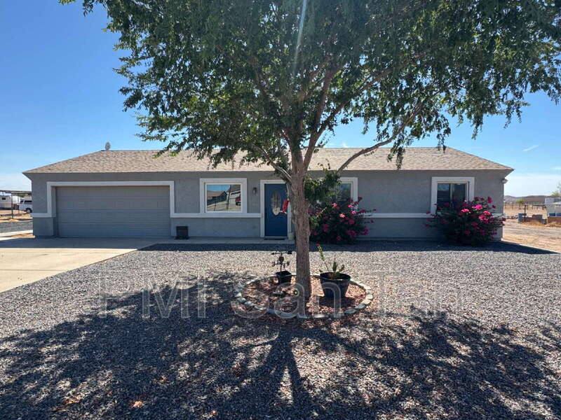 House for rent at 28153 N Holly Rd, San Tan Valley, AZ 85143