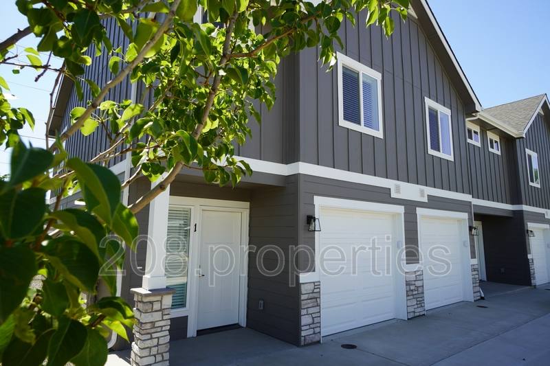 Townhouse for rent at 431 N 2nd Ave #7, Nampa, ID 83687