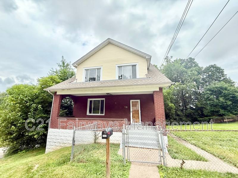 House for rent at 1141 Toman Ave, Clairton, PA 15025