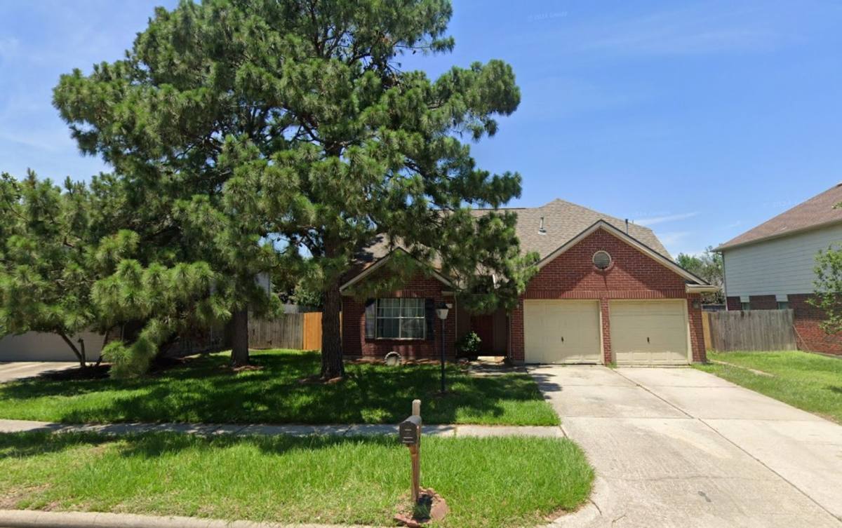 House for rent at 723 N Vista Dr, Houston, TX 77073