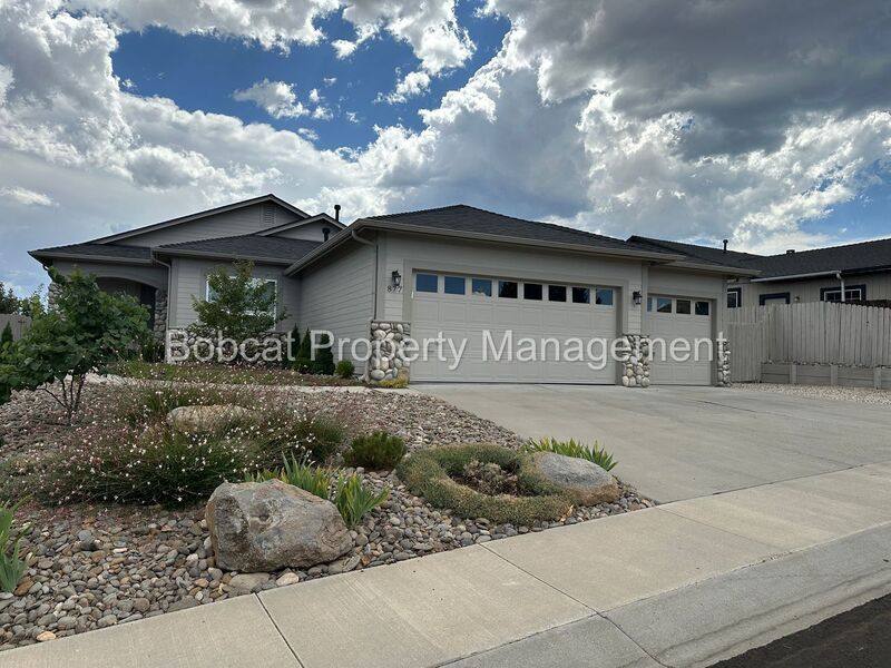 House for rent at 877 Vista Park Dr, Carson City, NV 89705